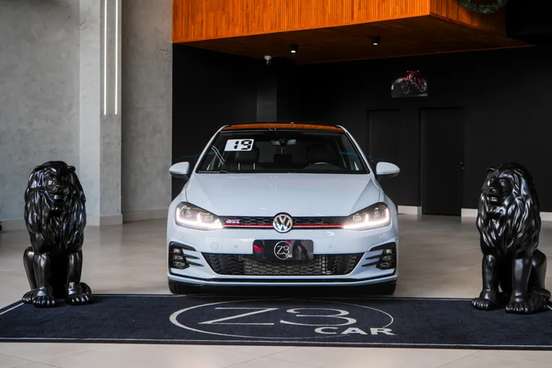 VOLKSWAGEN-GOLF-2019