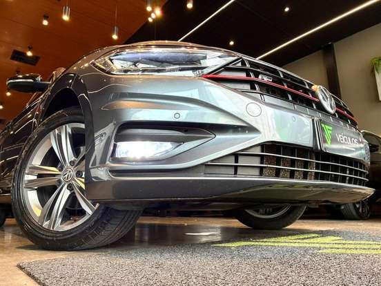VOLKSWAGEN-JETTA-1.4 250 TSI TOTAL FLEX R-LINE TIPTRONIC VOLKSWAGEN-JETTA-2019