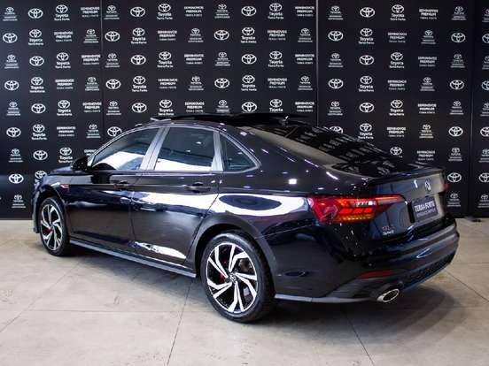 VOLKSWAGEN-JETTA-2024