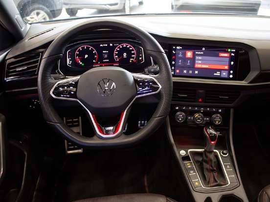 VOLKSWAGEN-JETTA-2024