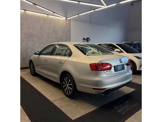 VOLKSWAGEN-JETTA-2.0 COMFORTLINE FLEX 4P TIPTRONIC VOLKSWAGEN-JETTA-2011