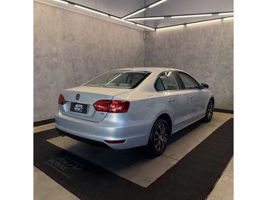 VOLKSWAGEN-JETTA-2.0 COMFORTLINE FLEX 4P TIPTRONIC VOLKSWAGEN-JETTA-2011