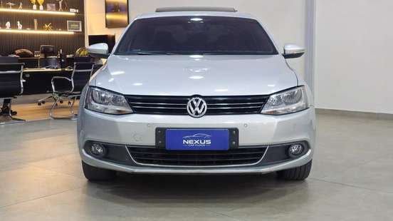 VOLKSWAGEN-JETTA-2011