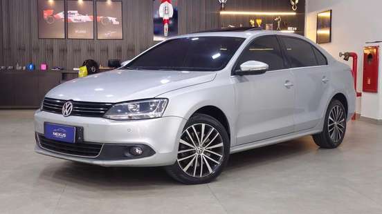 VOLKSWAGEN-JETTA-2011