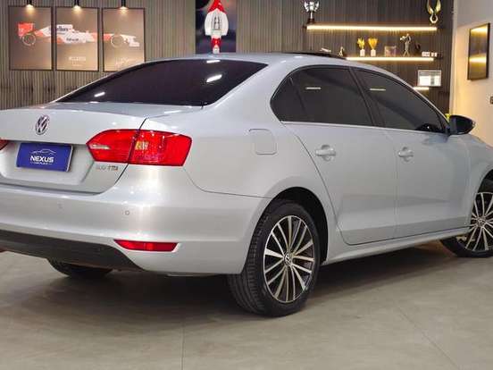 VOLKSWAGEN-JETTA-2.0 TSI HIGHLINE 200CV GASOLINA 4P TIPTRONIC VOLKSWAGEN-JETTA-2011