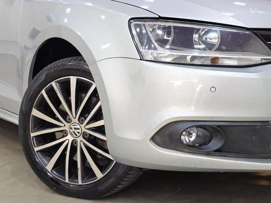 VOLKSWAGEN-JETTA-2.0 TSI HIGHLINE 200CV GASOLINA 4P TIPTRONIC VOLKSWAGEN-JETTA-2011