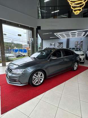 VOLKSWAGEN-JETTA-2017