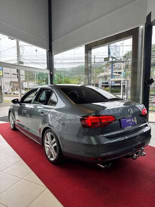 VOLKSWAGEN-JETTA-2.0 TSI HIGHLINE 211CV GASOLINA 4P TIPTRONIC VOLKSWAGEN-JETTA-2017