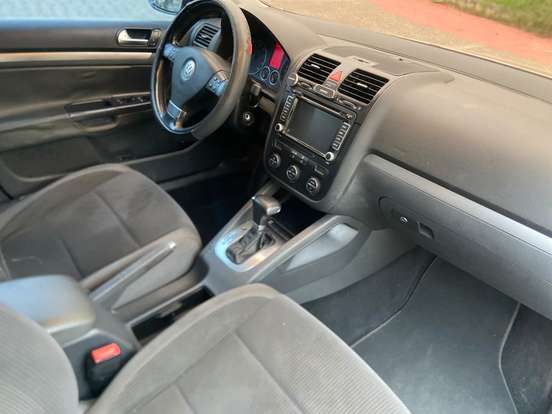 VOLKSWAGEN-JETTA-2.5 I 20V 170CV GASOLINA 4P TIPTRONIC VOLKSWAGEN-JETTA-2008