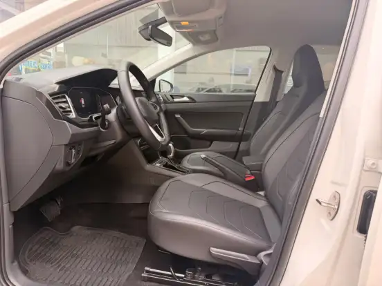 VOLKSWAGEN-POLO-2025