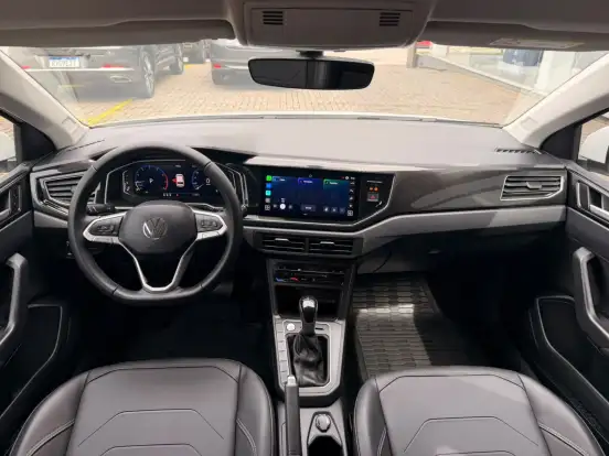 VOLKSWAGEN-POLO-2025