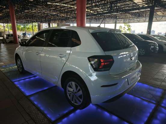 VOLKSWAGEN-POLO-2023