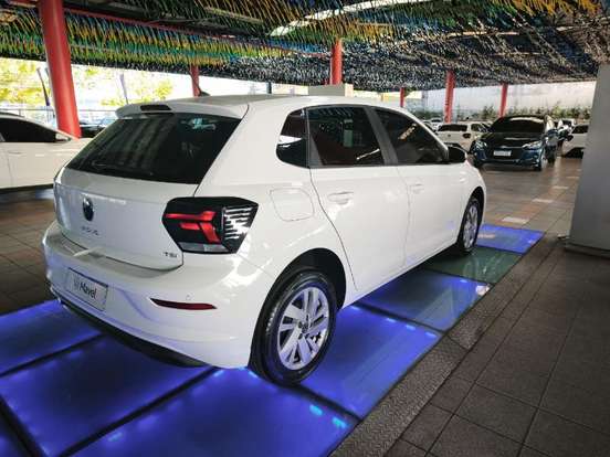 VOLKSWAGEN-POLO-2023