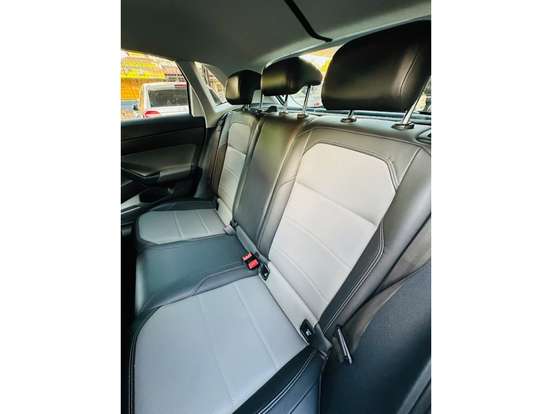 VOLKSWAGEN-POLO-1.0 200 TSI HIGHLINE AUTOMÁTICO VOLKSWAGEN-POLO-2020