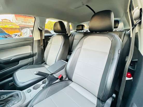 VOLKSWAGEN-POLO-1.0 200 TSI HIGHLINE AUTOMÁTICO VOLKSWAGEN-POLO-2020