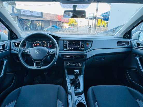 VOLKSWAGEN-POLO-2023