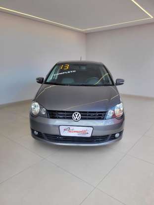 VOLKSWAGEN-POLO SEDAN-2012