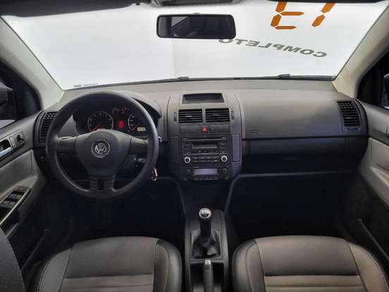 VOLKSWAGEN-POLO SEDAN-2012