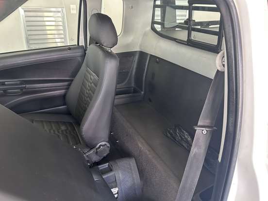 VOLKSWAGEN-SAVEIRO-2011