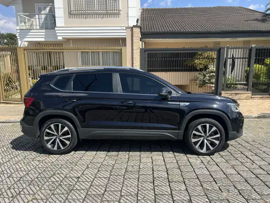 VOLKSWAGEN-TAOS-2022
