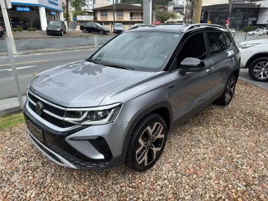 VOLKSWAGEN-TAOS-2023
