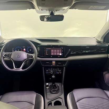VOLKSWAGEN-TAOS-2023