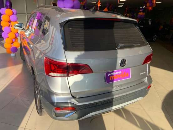 VOLKSWAGEN-TAOS-2024