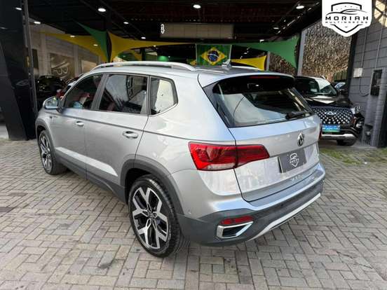 VOLKSWAGEN-TAOS-2024