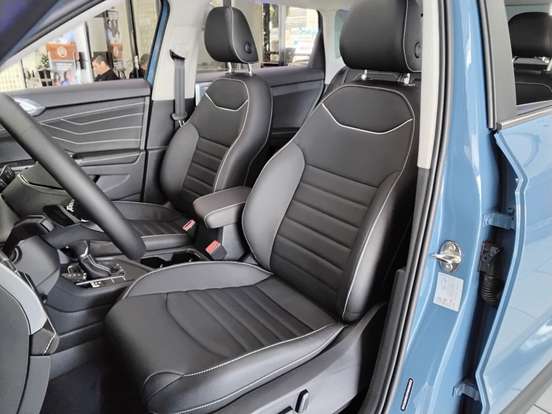 VOLKSWAGEN-TAOS-2026