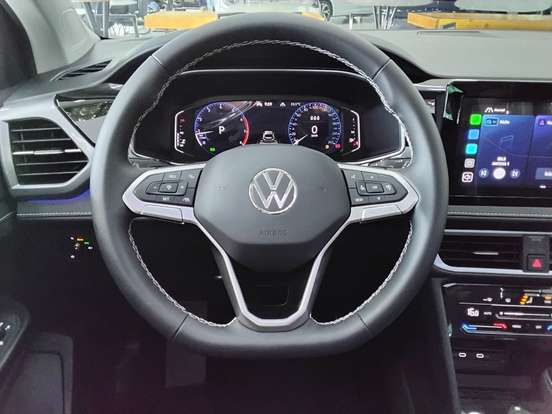 VOLKSWAGEN-TAOS-2026