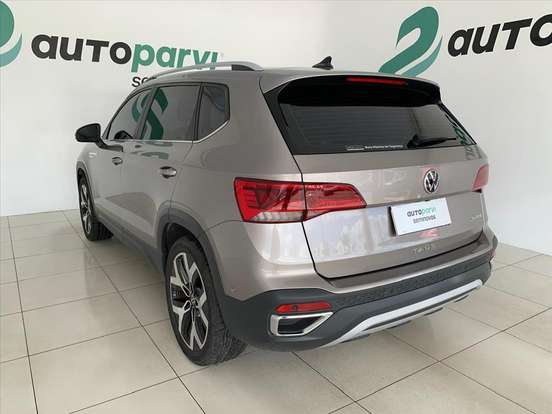 VOLKSWAGEN-TAOS-2023