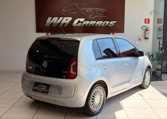 VOLKSWAGEN-UP-2015