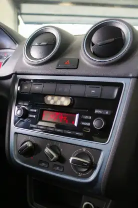 VOLKSWAGEN-VOYAGE-2014