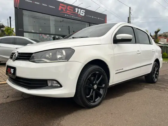VOLKSWAGEN VOYAGE 1.6 MI COMFORTLINE 8V FLEX 4P MANUAL