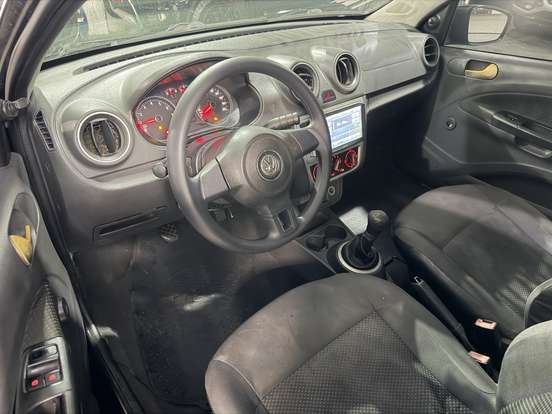 VOLKSWAGEN-VOYAGE-2014