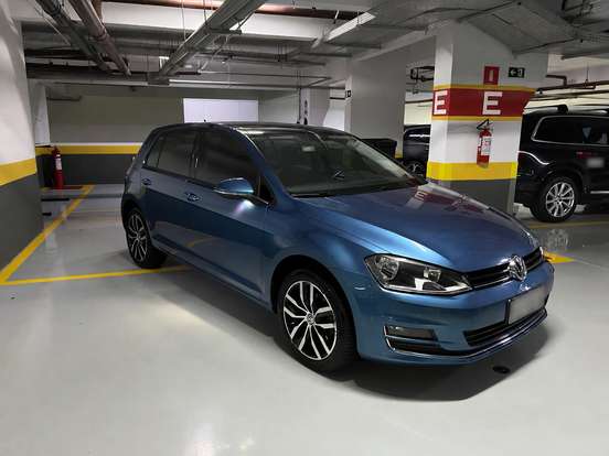 VOLKSWAGEN-GOLF-2014