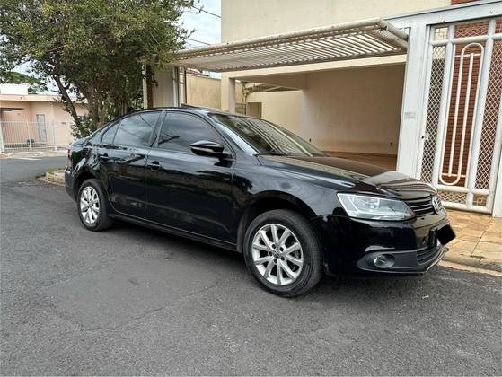 VOLKSWAGEN JETTA 2.0 COMFORTLINE FLEX 4P TIPTRONIC