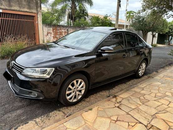 VOLKSWAGEN-JETTA-2.0 COMFORTLINE FLEX 4P TIPTRONIC VOLKSWAGEN-JETTA-2014