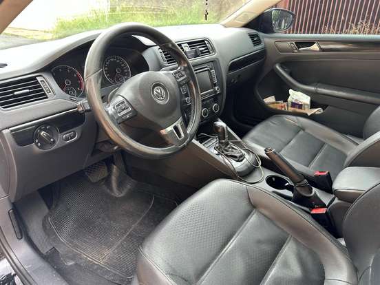 VOLKSWAGEN-JETTA-2.0 COMFORTLINE FLEX 4P TIPTRONIC VOLKSWAGEN-JETTA-2014