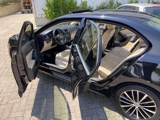 VOLKSWAGEN-JETTA-2014