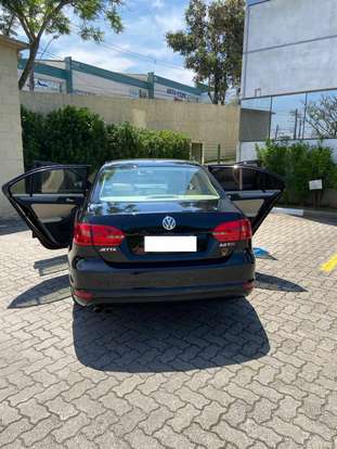 VOLKSWAGEN-JETTA-2014