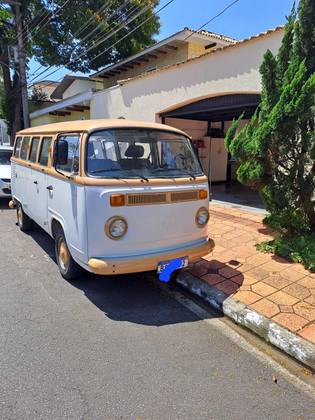 VOLKSWAGEN KOMBI 1.6 STD 8V GASOLINA 3P MANUAL