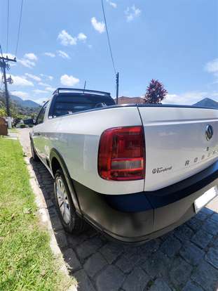 VOLKSWAGEN-SAVEIRO-2023