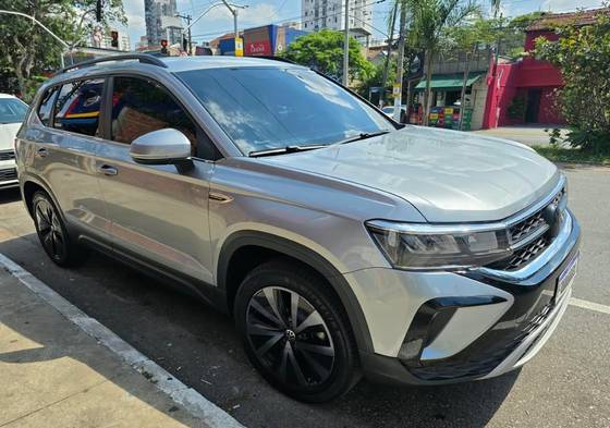 VOLKSWAGEN TAOS 1.4 250 TSI TOTAL FLEX COMFORTLINE AUTOMÁTICO