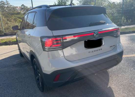 VOLKSWAGEN-T-CROSS-2024