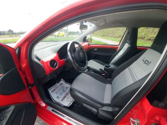VOLKSWAGEN-UP-2014