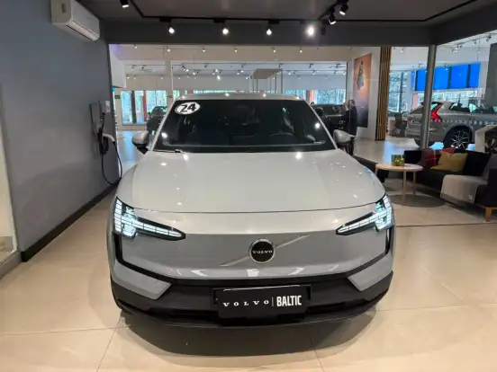 VOLVO-EX30-2024