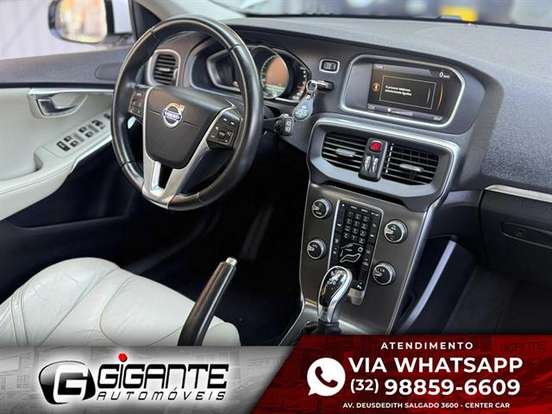 VOLVO-V40-2013