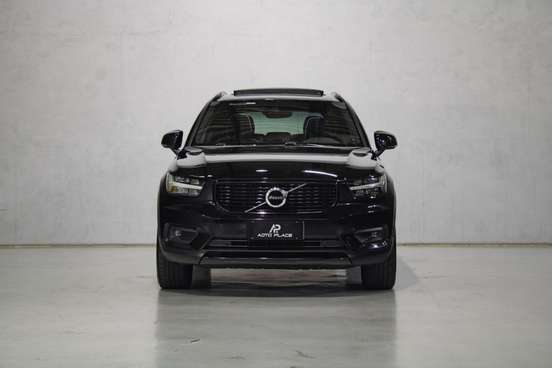 VOLVO-XC40-2020