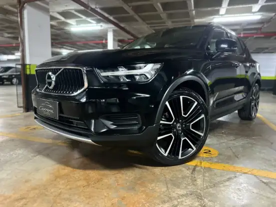 VOLVO-XC40-2018